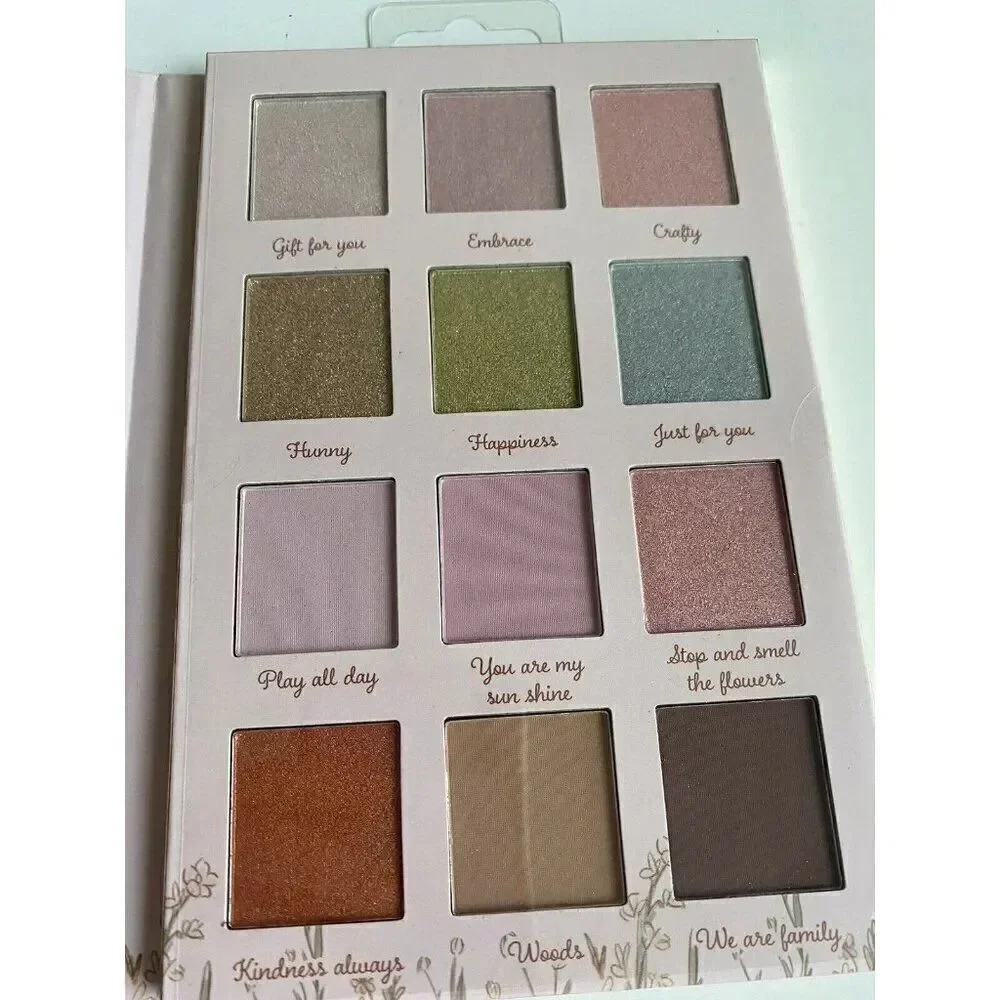 Disney Winnie The Pooh And Piglet Eyeshadow Palette With Mirror 12 Colors‎ NEW